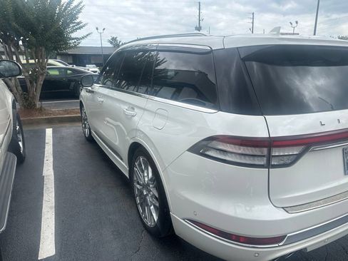 Used 2023 Lincoln Aviator Black Label Grand Touring AWD/4WD image 4