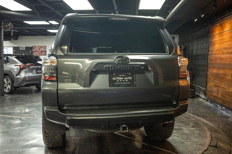 Used 2020 Toyota 4Runner TRD Off-Road AWD/4WD image 6