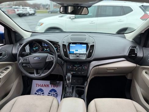 Certified 2019 Ford Escape SE image 3