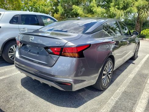 Used 2024 Nissan Altima 2.5 SV FWD image 4