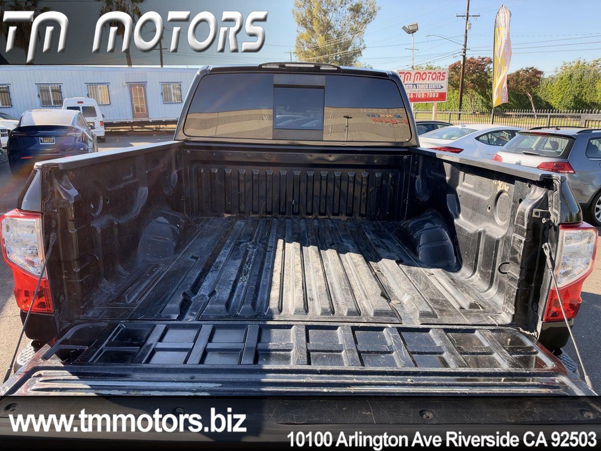 Used 2017 Nissan Titan SV RWD image 22