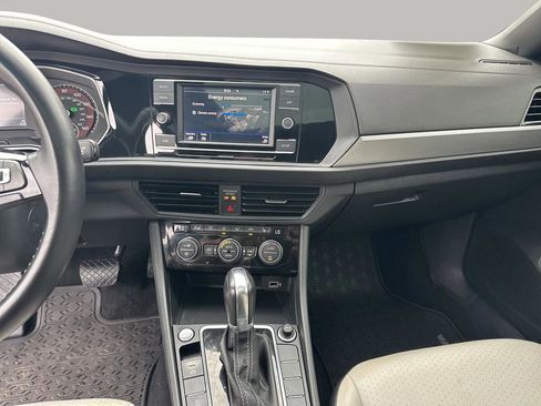 Used 2019 Volkswagen Jetta FWD image 16