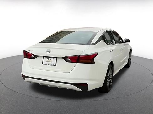 Used 2025 Nissan Altima 2.5 SV image 13