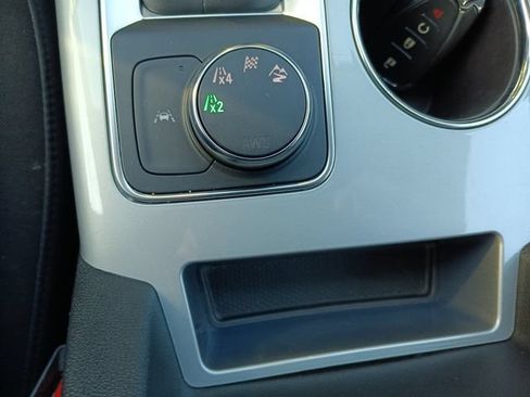 Used 2025 Chevrolet Blazer LT AWD/4WD image 11