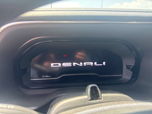 Used 2023 GMC Yukon Denali Ultimate w/ LPO, Floor Liner Package AWD/4WD image 6