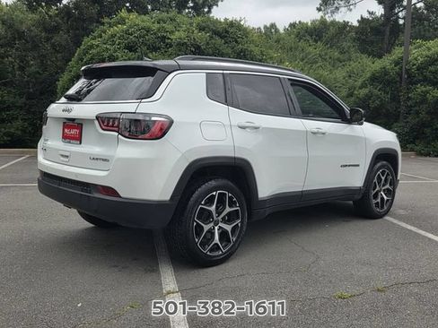 Used 2025 Jeep Compass Limited AWD/4WD image 5