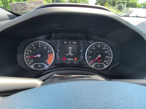 Used 2018 Jeep Renegade Latitude w/ Safety & Security Group AWD/4WD image 20