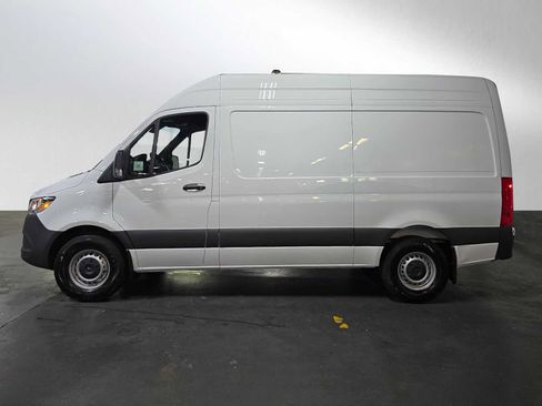 Used 2025 Mercedes-Benz Sprinter 2500 image 6