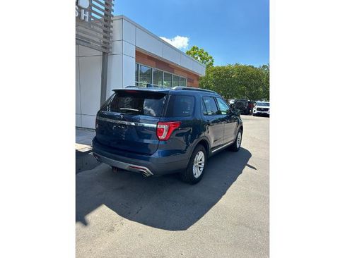 Certified 2017 Ford Explorer XLT w/ Equipment Group 201A FWD image 3