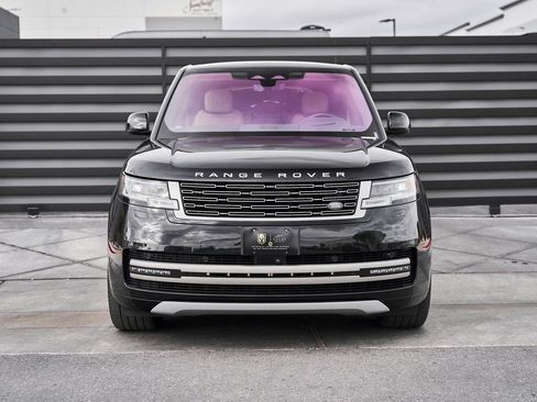 Used 2023 Land Rover Range Rover SE image 13