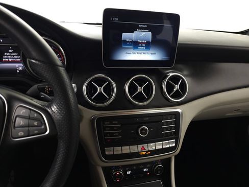 Used 2020 Mercedes-Benz GLA 250 4MATIC image 24