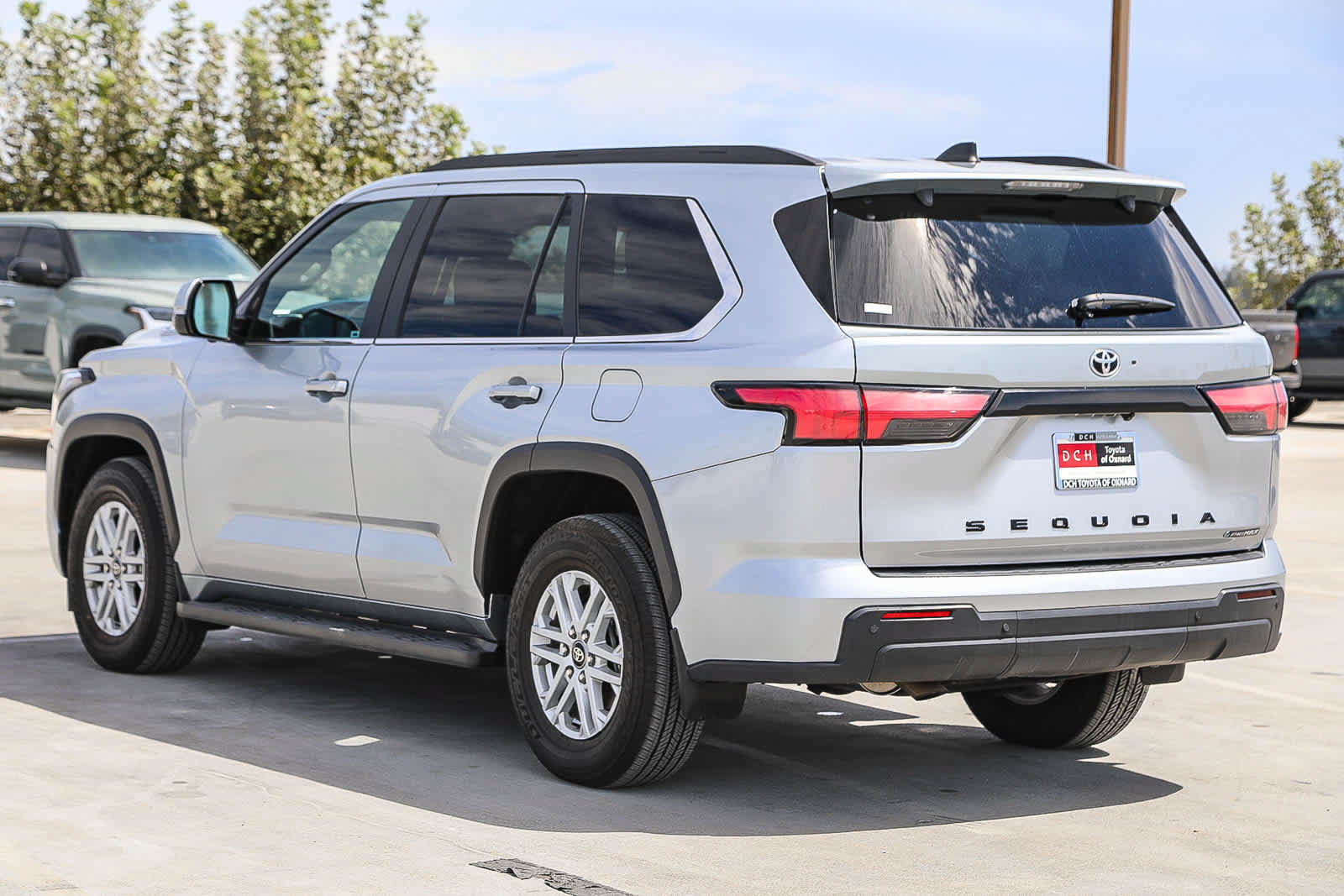 Used 2025 Toyota Sequoia SR5 AWD/4WD image 7