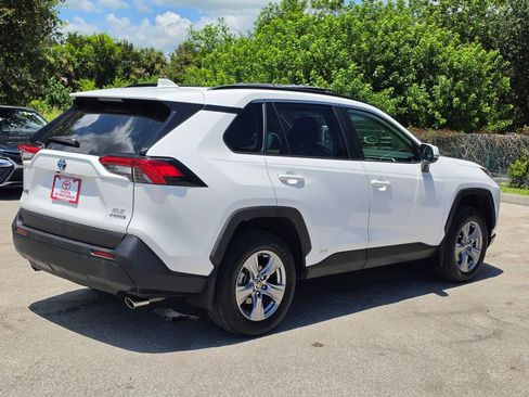 Certified 2022 Toyota RAV4 XLE AWD/4WD image 6