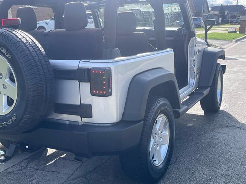 Used 2012 Jeep Wrangler Sport image 6
