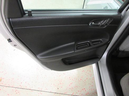 Used 2010 Chevrolet Impala LT image 23