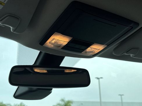 Used 2017 Ford Explorer Platinum image 29