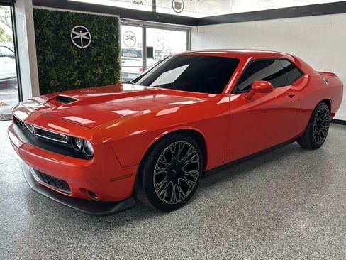 Used 2019 Dodge Challenger R/T RWD image 3