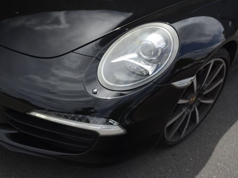 Certified 2014 Porsche 911 Carrera RWD image 31