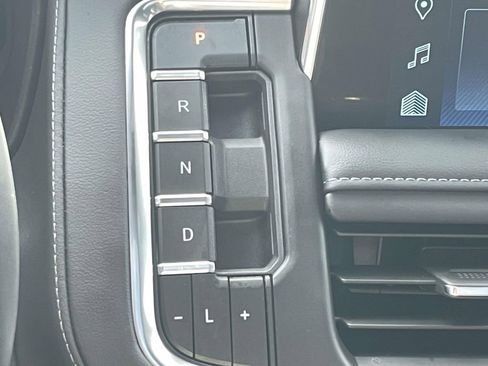 Used 2024 Chevrolet Tahoe Z71 w/ Z71 Off-Road Package image 29