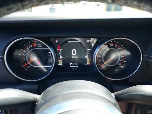 Used 2020 Jeep Gladiator Overland AWD/4WD image 18