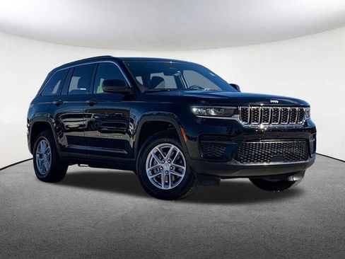 Used 2025 Jeep Grand Cherokee Laredo X w/ Luxury Tech Group I image 2