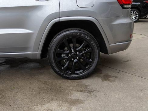 Used 2021 Jeep Grand Cherokee Laredo X AWD/4WD image 31