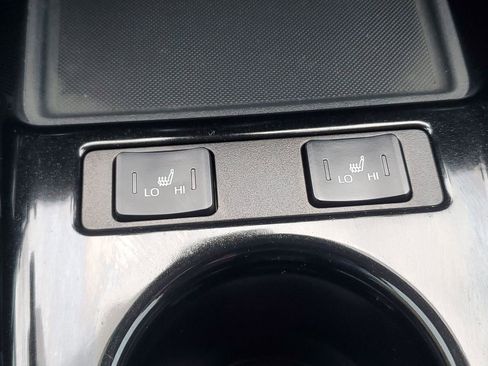 Used 2022 Toyota Prius Prime XLE image 31