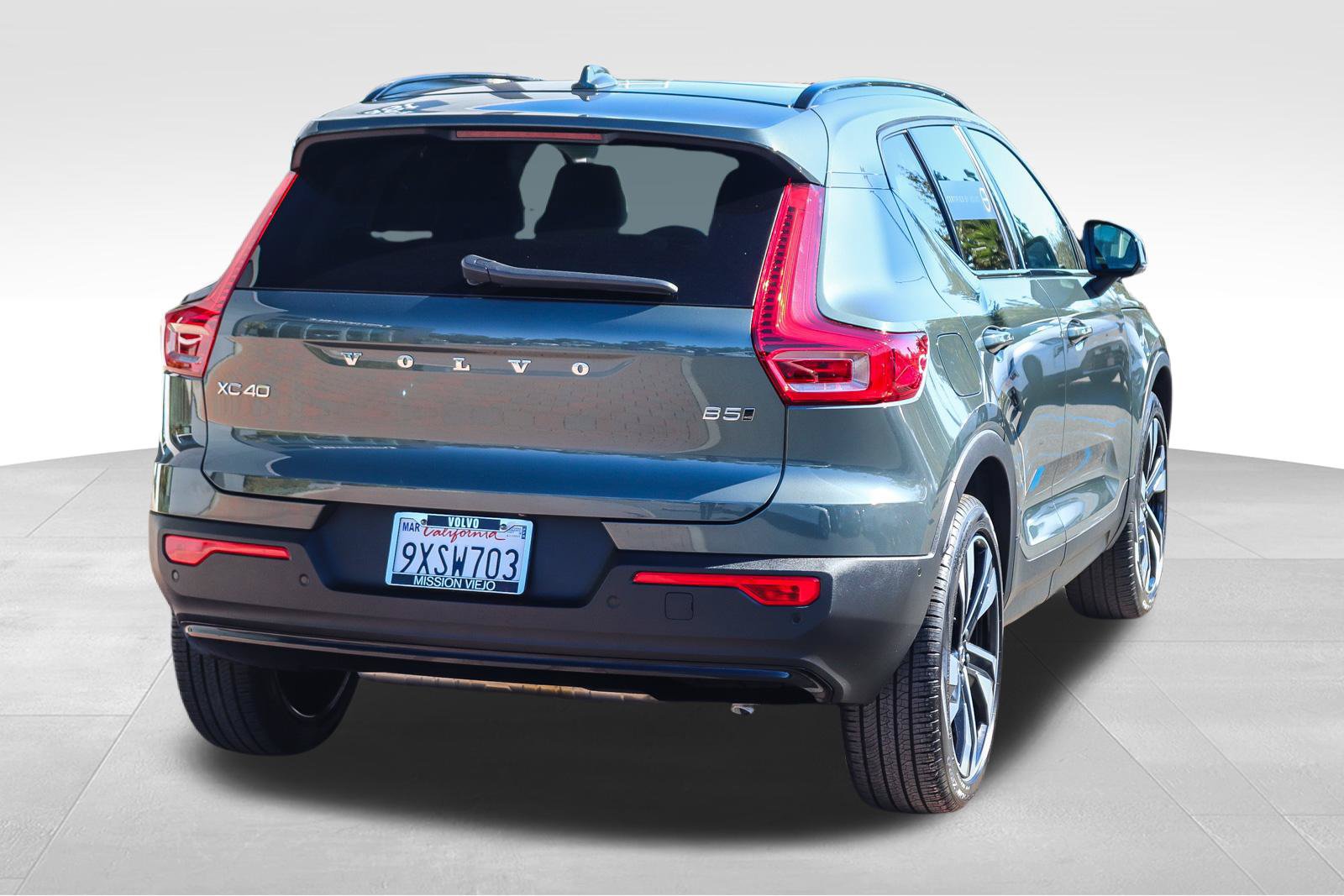 Used 2026 Volvo XC40 B5 Plus AWD/4WD image 7