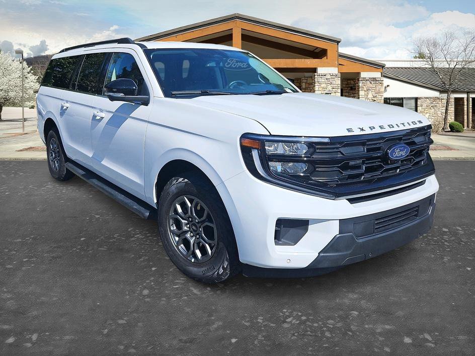 Used 2026 Ford Expedition Max Active AWD/4WD image 3