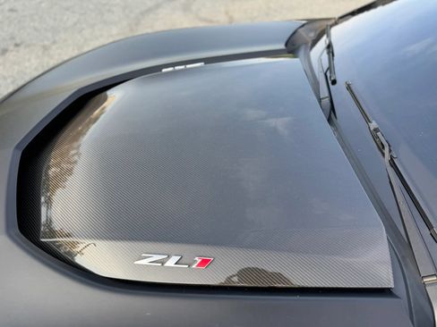 Used 2021 Chevrolet Camaro ZL1 RWD image 9