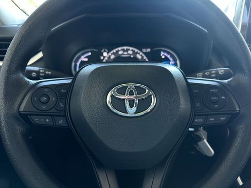 Used 2025 Toyota RAV4 LE image 20