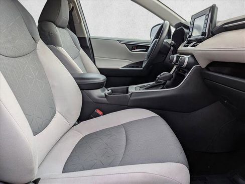 Certified 2021 Toyota RAV4 XLE w/ Convenience Package AWD/4WD image 21