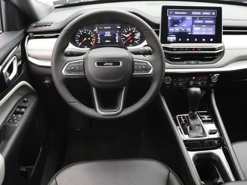 Used 2025 Jeep Compass Limited AWD/4WD image 12