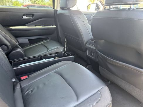 Used 2022 Nissan Pathfinder SL w/ SL Premium Package FWD image 11