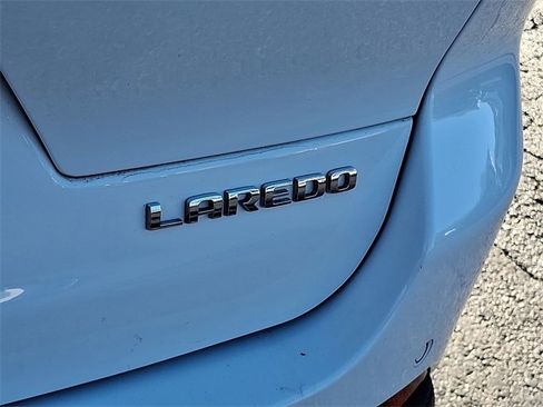 Used 2023 Jeep Grand Cherokee L Laredo image 30