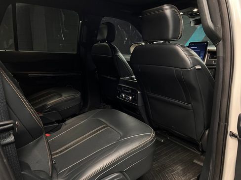 Used 2023 Ford Expedition Max Platinum AWD/4WD image 17