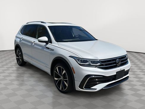 Used 2023 Volkswagen Tiguan SEL R-Line AWD/4WD image 3