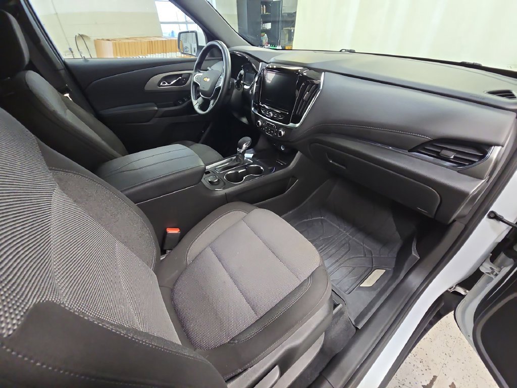Certified 2024 Chevrolet Traverse LT FWD image 37