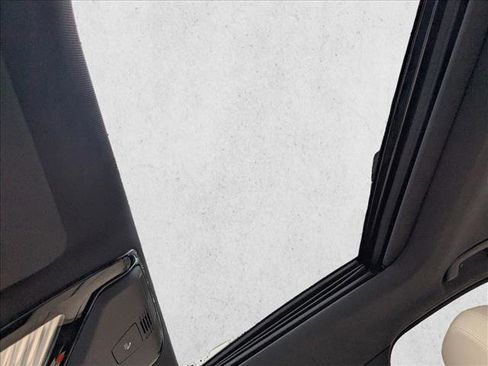 Used 2019 BMW 330i xDrive Sedan w/ Convenience Package image 19