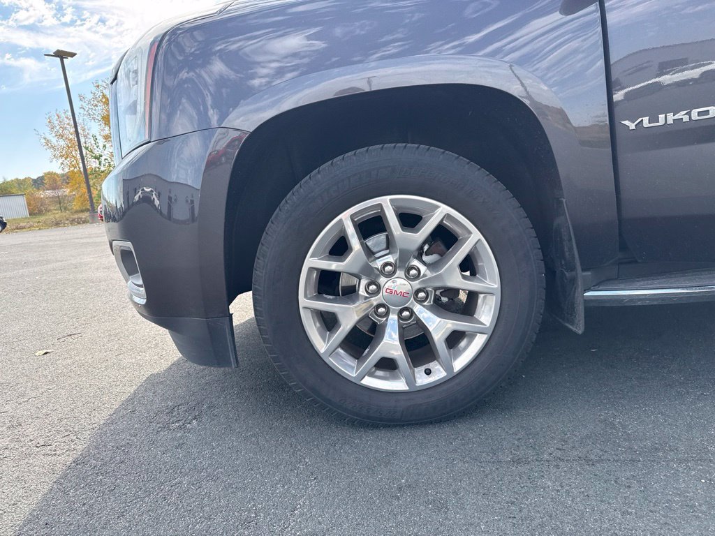 Used 2017 GMC Yukon SLT AWD/4WD image 24
