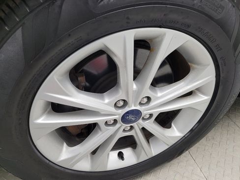 Used 2017 Ford Escape SE w/ Equipment Group 201A AWD/4WD image 31