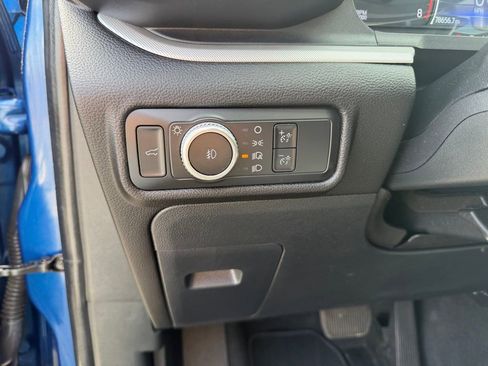 Used 2022 Ford Explorer XLT w/ Equipment Group 202A image 17