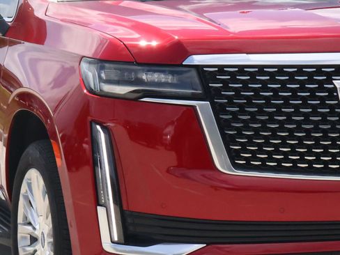 Used 2023 Cadillac Escalade Premium Luxury w/ LPO, Illumination Package image 9