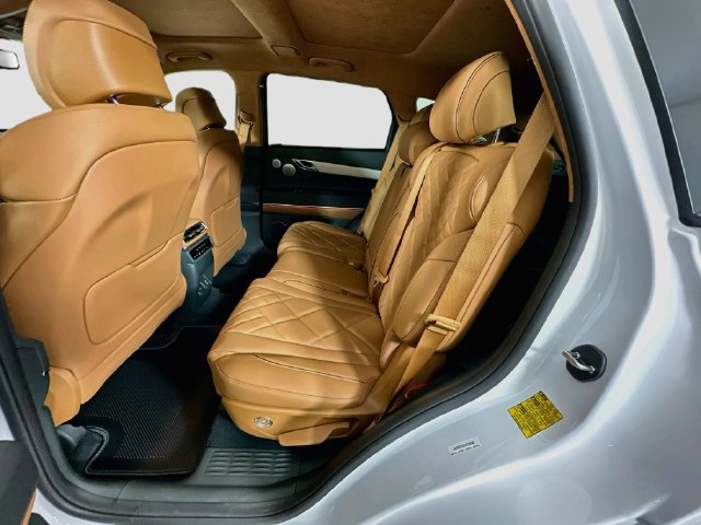 New 2027 Genesis GV80 3.5T Prestige AWD/4WD image 17