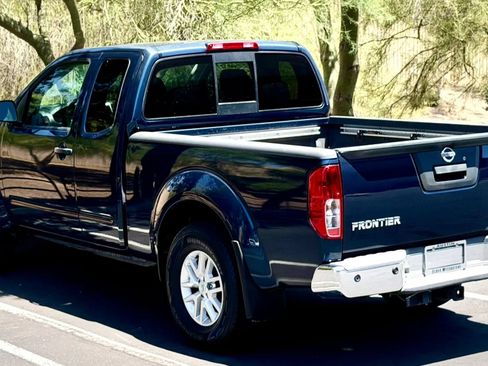 Used 2020 Nissan Frontier SV RWD image 6