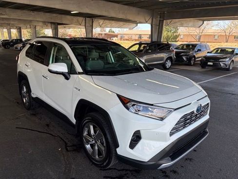 Used 2021 Toyota RAV4 Limited image 13