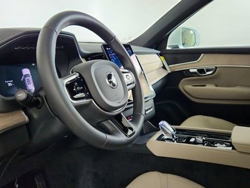Used 2026 Volvo XC90 B6 Plus w/ Protection Package AWD/4WD image 12