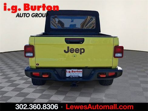 Used 2023 Jeep Gladiator Mojave w/ Cold Weather Group image 5