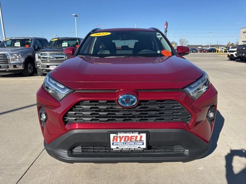 Used 2022 Toyota RAV4 XLE Premium image 29