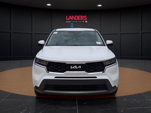 Used 2023 Kia Sorento LX FWD image 4